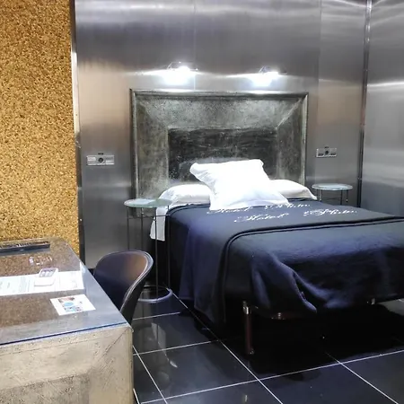 Plata Hotell 2*